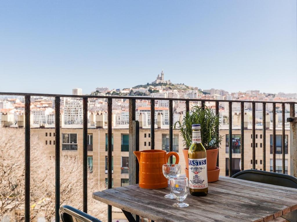 Le Ptit Jaune- Terrasse Sur Le Vieux Port Marseille Luaran gambar